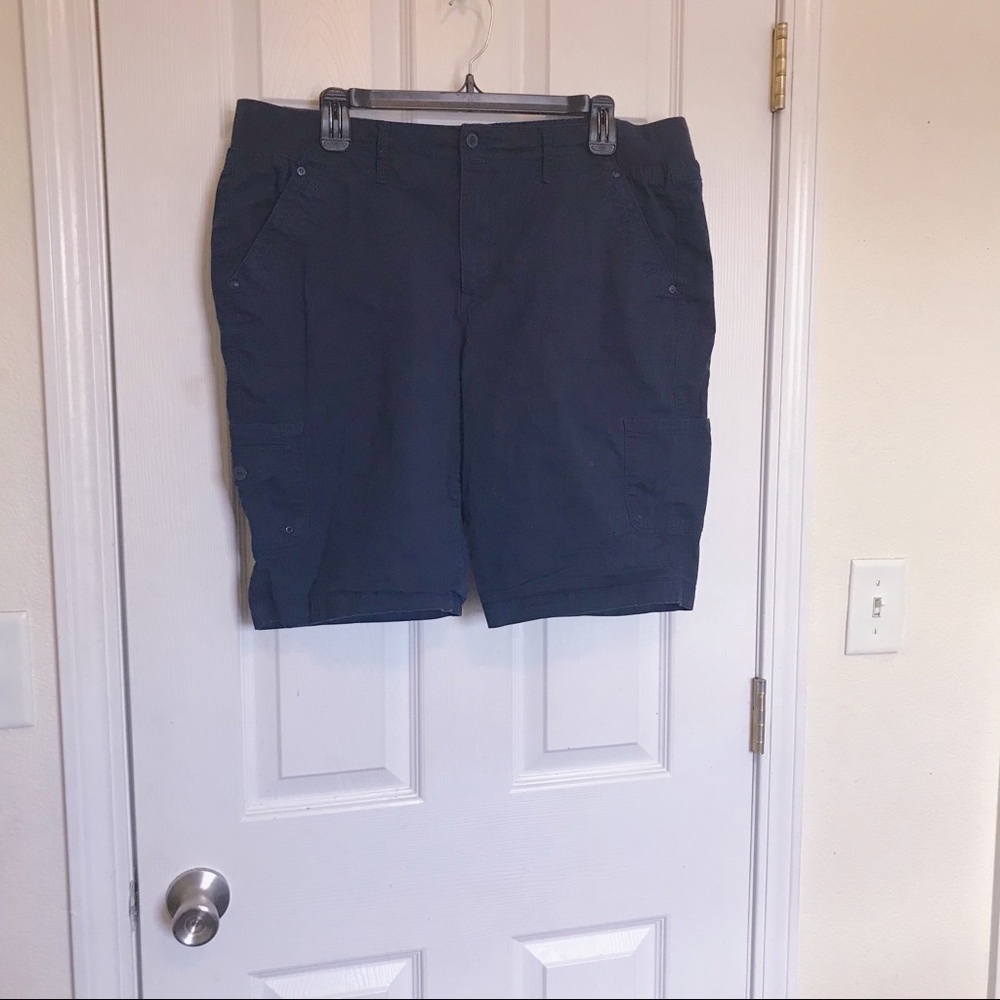 GLORIA VANDERBILT Shorts